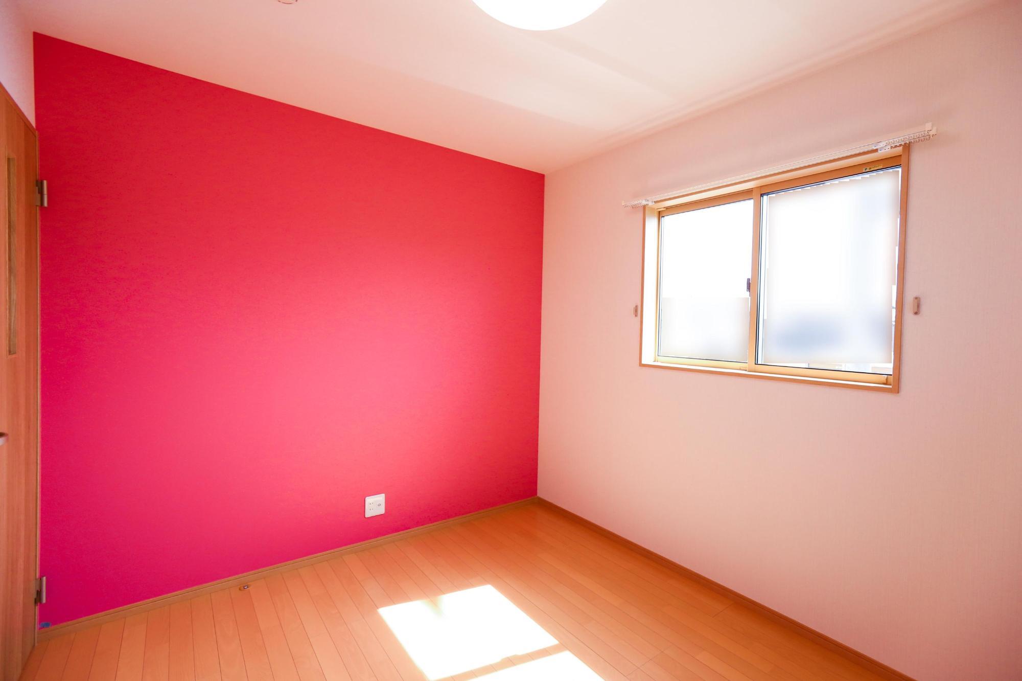 おしゃれなお家を彩る壁紙。代表的な素材と特徴・選び方を解説します